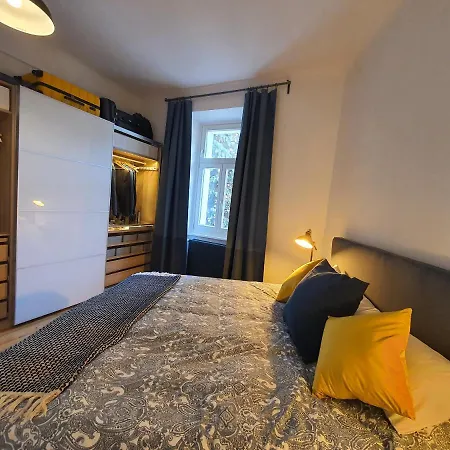By Paymán Club Apartman *